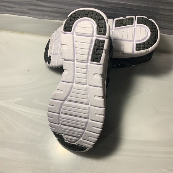 LA Gear Live active Brody Tennis Shoes NEW Size Child’s 1 Black/White VERY RARE - Picture 6 of 8